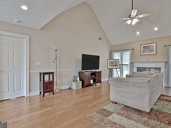 5th image of 304 Lamella Ln