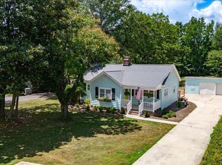 209 Donnan Rd, Taylors, SC 29687