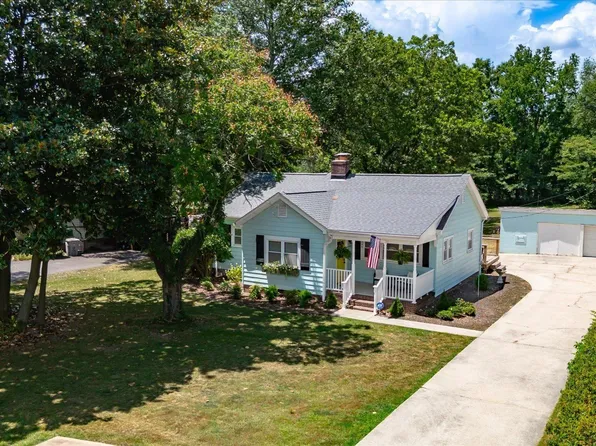 209 Donnan Rd, Taylors, SC 29687