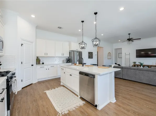 6344 Spartan Dr, College Station, TX 77845