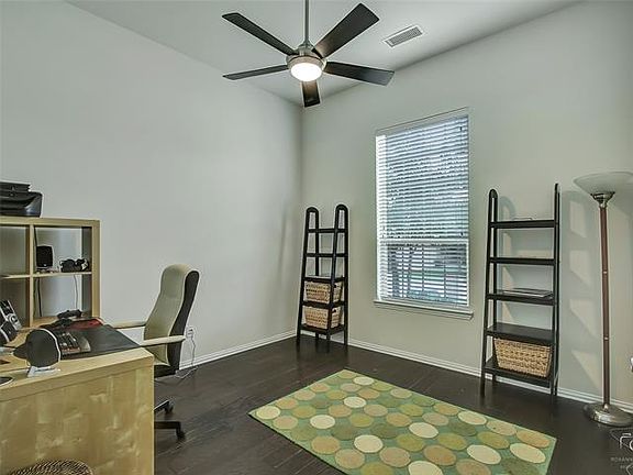 4th image of 2744 Costa Mesa Dr