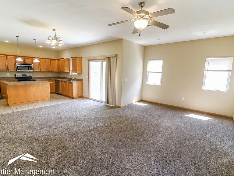 2714 Donnas Way — Photo 3