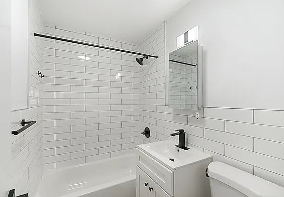 5th image of 853 Halsey St #6B