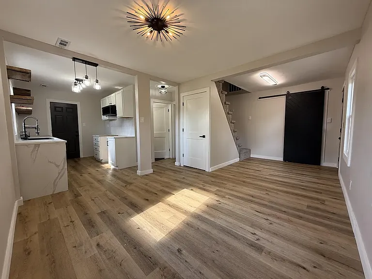 2403 Belden St — Photo 4