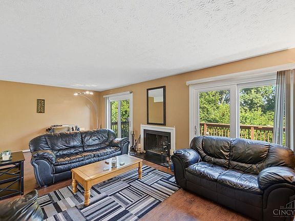 4th image of 26 Twin Lakes Dr