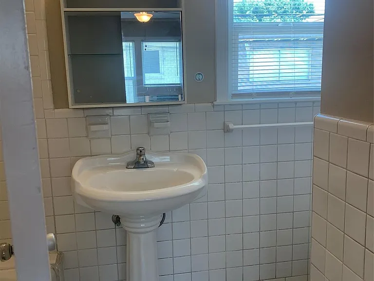 307 Avondale St #2.5 — Photo 22