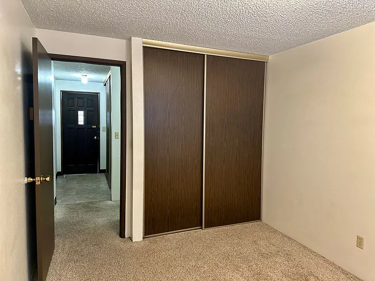 1215 Mitchell St — Photo 14