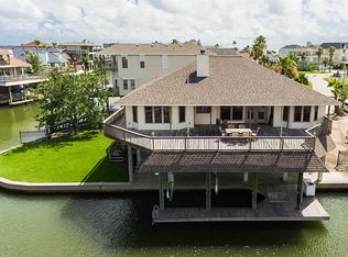 103 Bamaku Bnd, Tiki Island, TX 77554