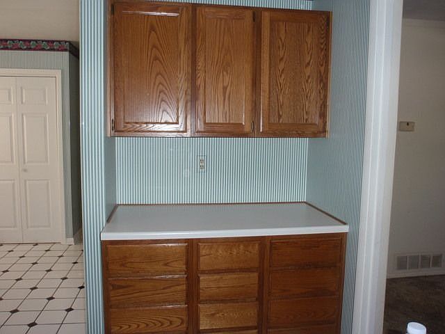 2nd image of 883 N La Salle Dr