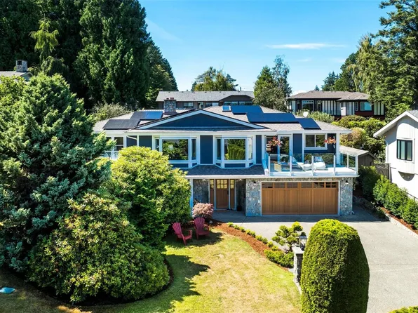 4902 Alamida Cres, Saanich, BC V8Y 2T3