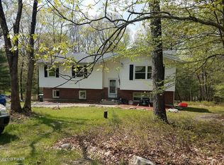 210 Lake Forest Dr, Dingmans Ferry, PA 18328