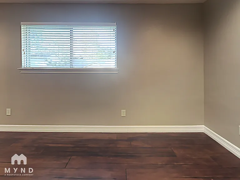 3219 Glen Spring Dr — Photo 8
