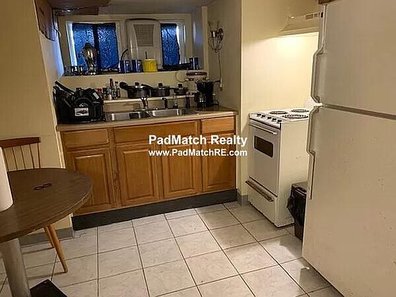 Eat-in-Kitchen
