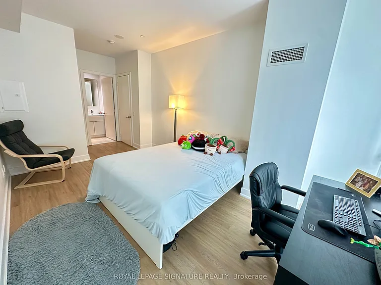 7 Grenville St #702 — Photo 25