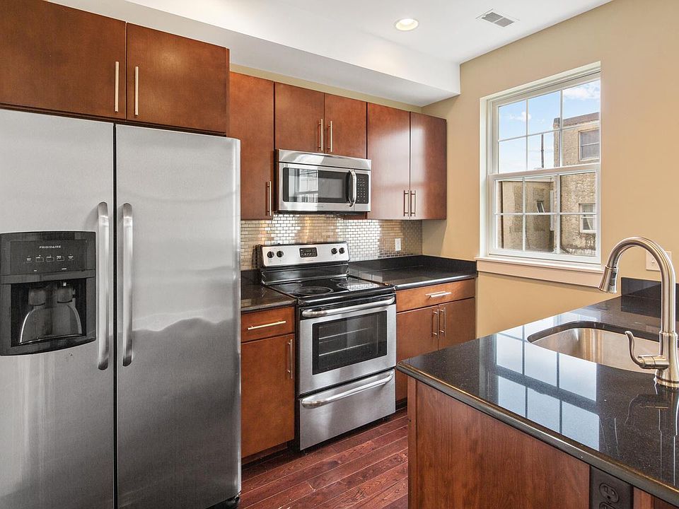 1st image of 2637 Catharine St #B