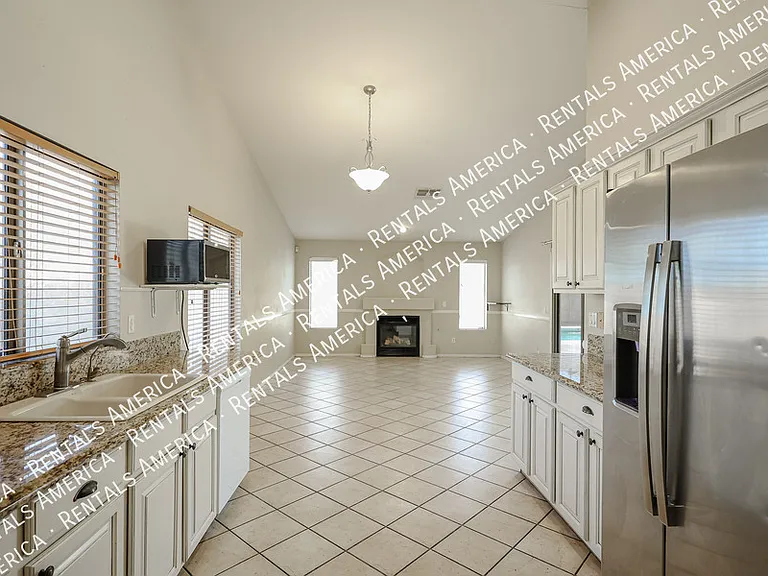 1623 E Wildhorse Pl — Photo 11