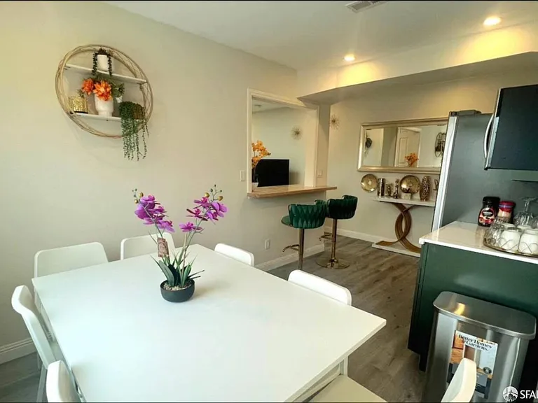 848 Girard St — Photo 7