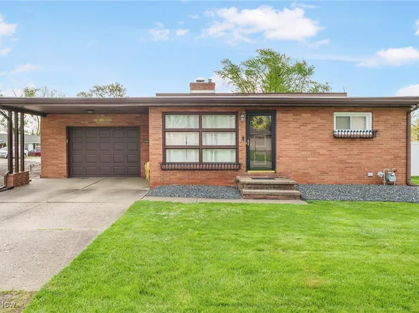 3184 Landscape Cir NW, Canton, OH 44709