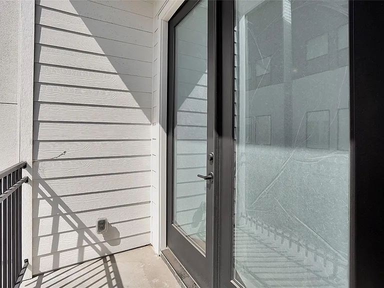2711 Rosalie St — Photo 25