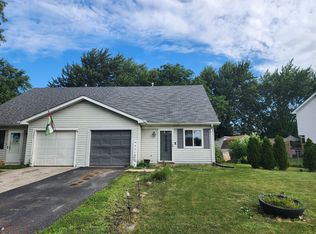 3425 Fox Hill Rd, Aurora, IL 60504