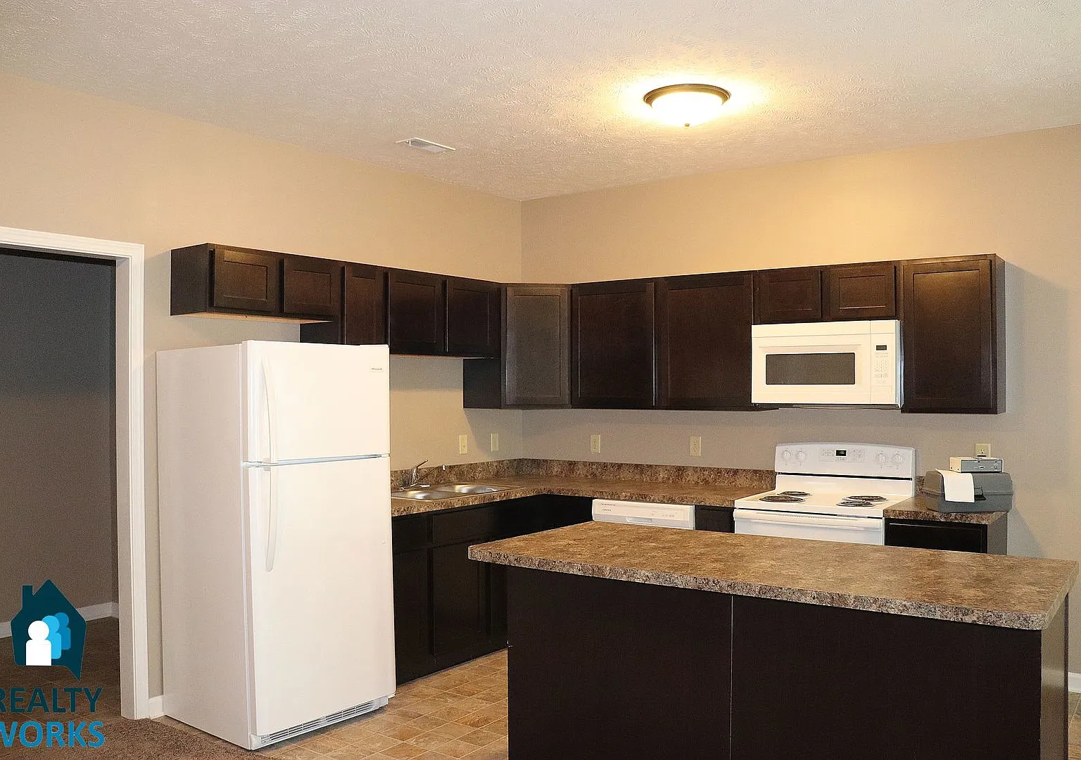 805 Charleston St — Photo 2
