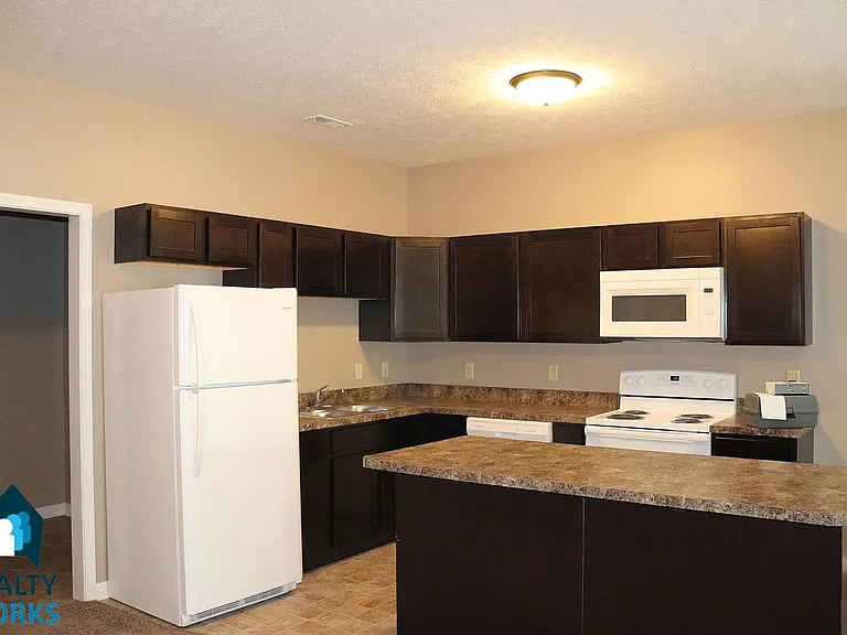 805 Charleston St — Photo 2