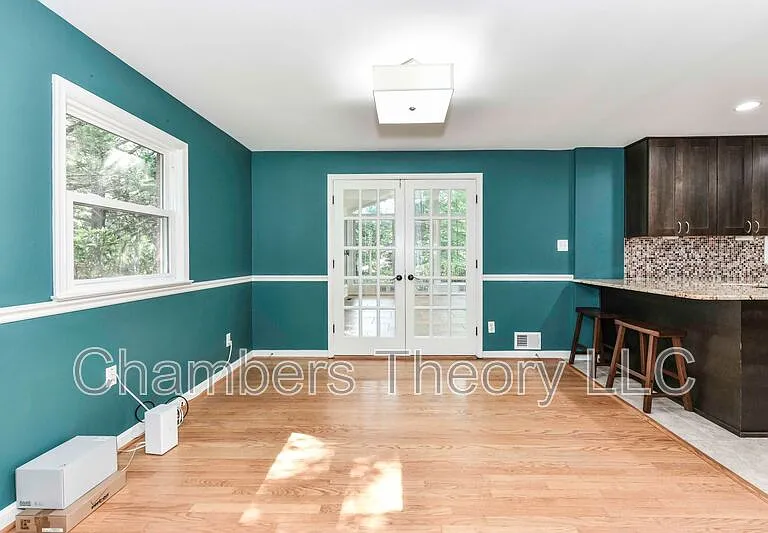 9205 Hamilton Dr — Photo 9