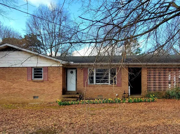 65 Raymond St, Atwood, TN 38220