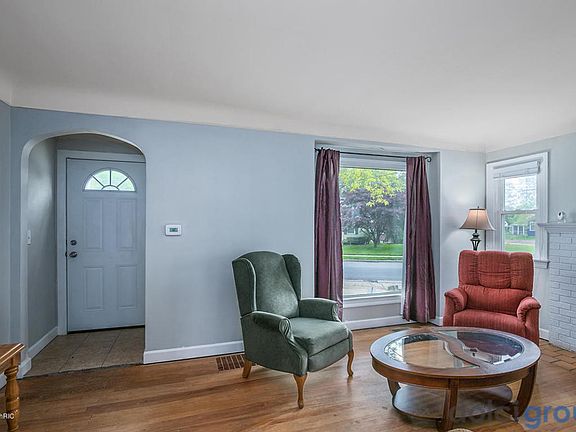 5th image of 1013 Walsh St SE