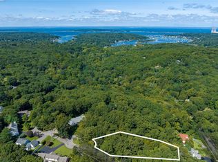 Arosa Ct, Greenlawn, NY 11740