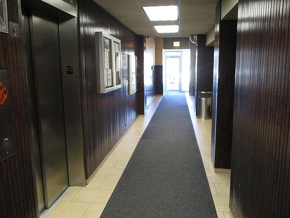 5th image of 2901 S Michigan Ave APT 208