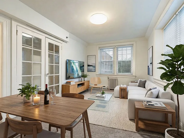 Lexington Apartments — Photo 17