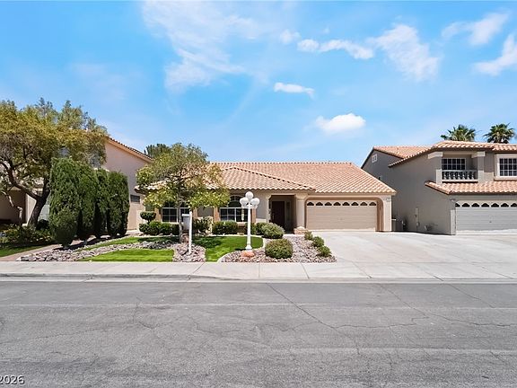 3rd image of 2442 Antler Point Dr
