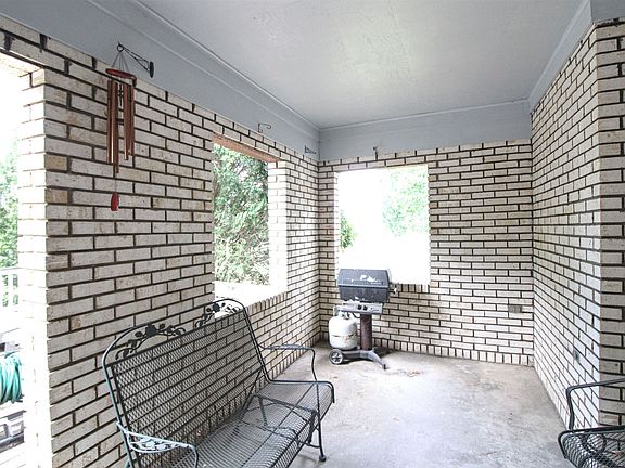 2nd image of 692 La Placita St