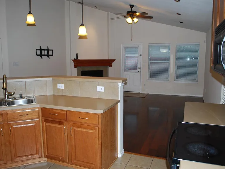 4713 Fox Sedge Ln — Photo 15