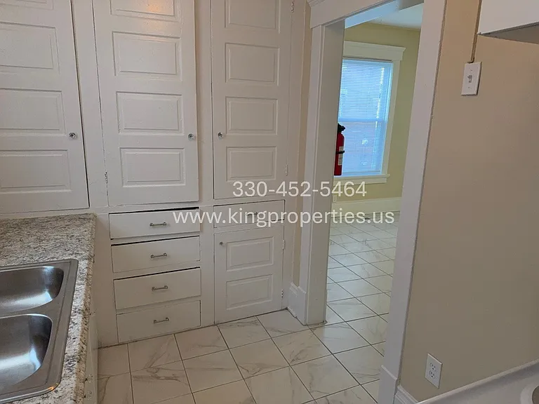 418 Lincoln Ave NW #1 — Photo 5