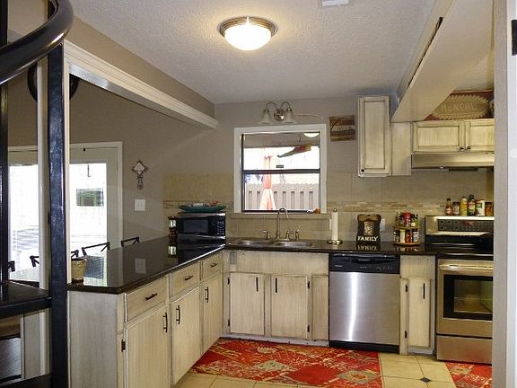 4th image of 844 Longleaf Dr