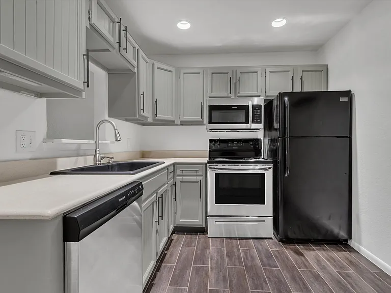 1624 Aquarena Springs Dr #G151 — Photo 7