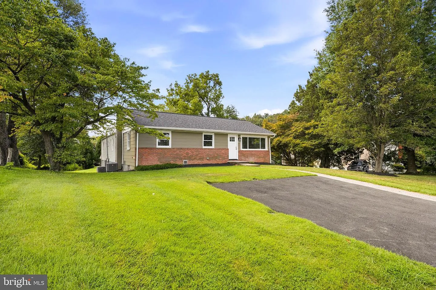 4 bed, 2362 sqft, $3,500 — Photo 3
