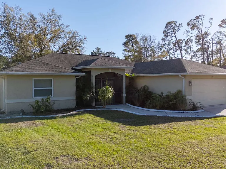 2157 Tejon Ave — Photo 2