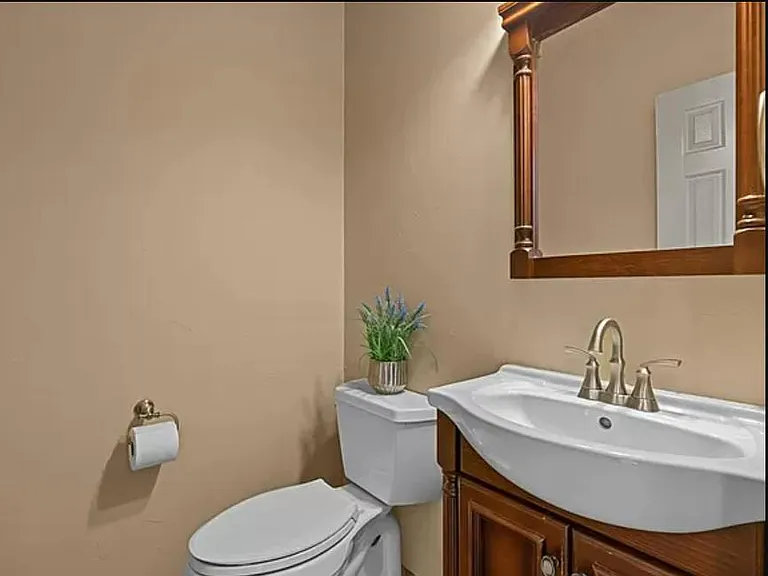 4208 Forbes Dr — Photo 2