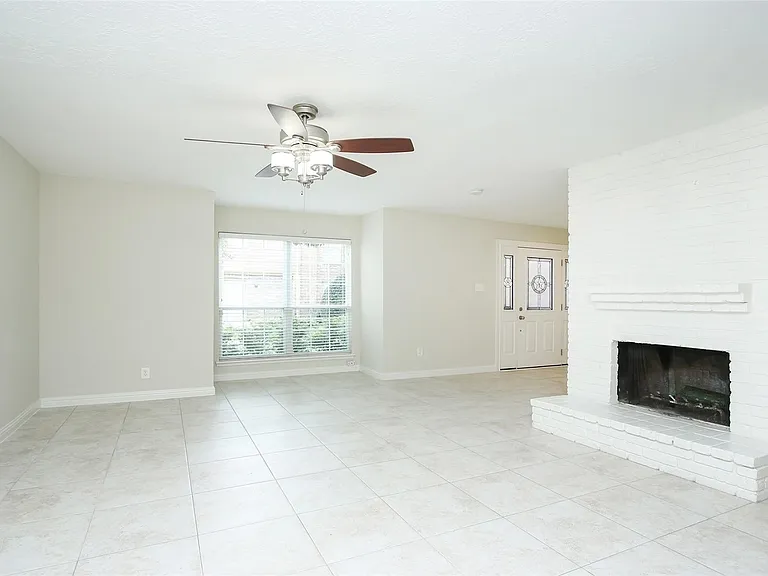 14641 Perthshire Rd — Photo 8