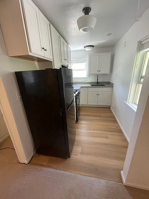 1st image of 108 Sycamore St APT 3