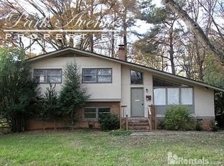 901 Log Cabin Rd, Charlotte, NC 28213