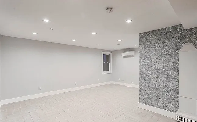 Rented by Skyhigh Realty NYC LLC | media 22