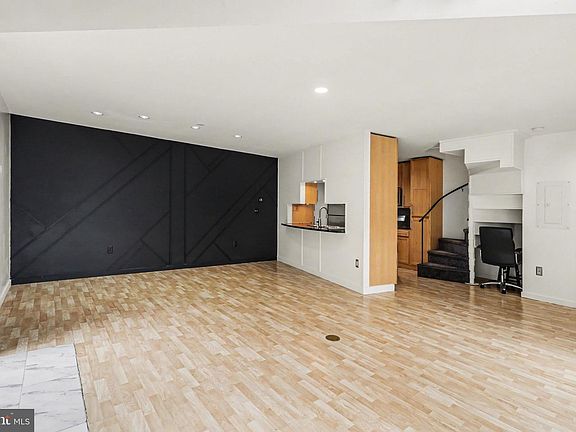 5th image of 130 Blue Ridge Cir