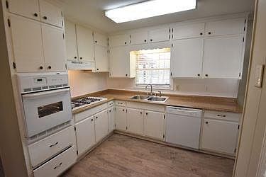 4th image of 366 Crossville Ct #1