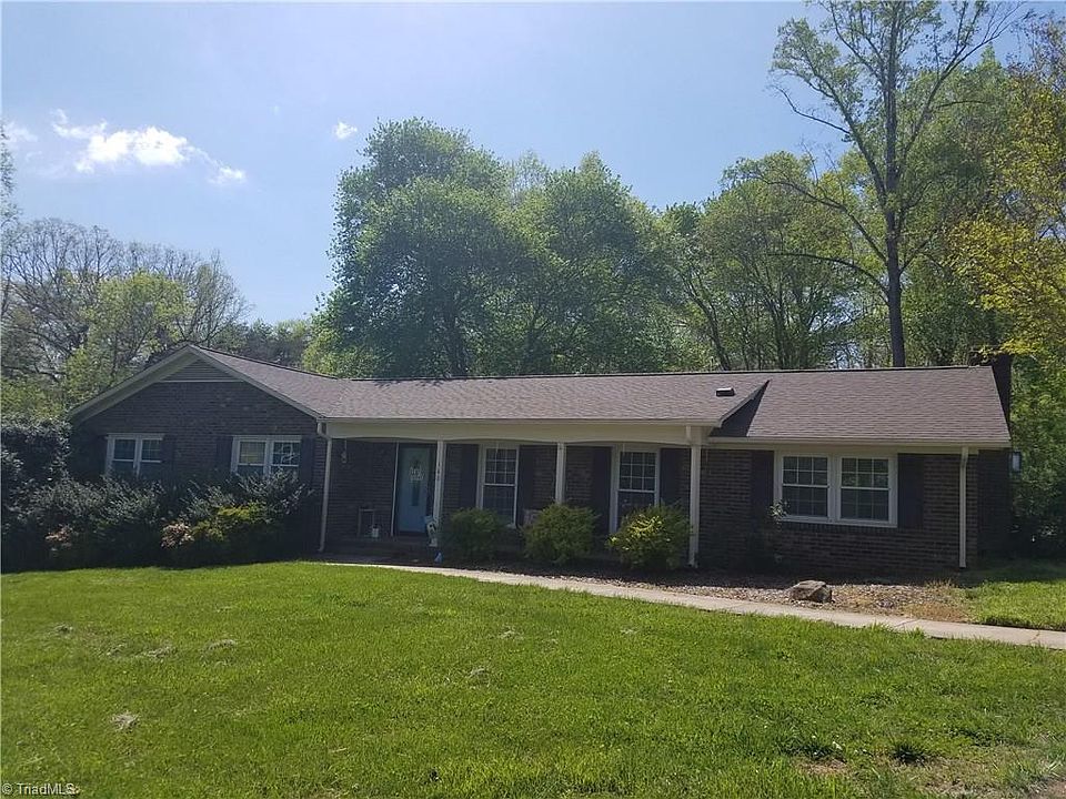 1st image of 160 Landors Dr
