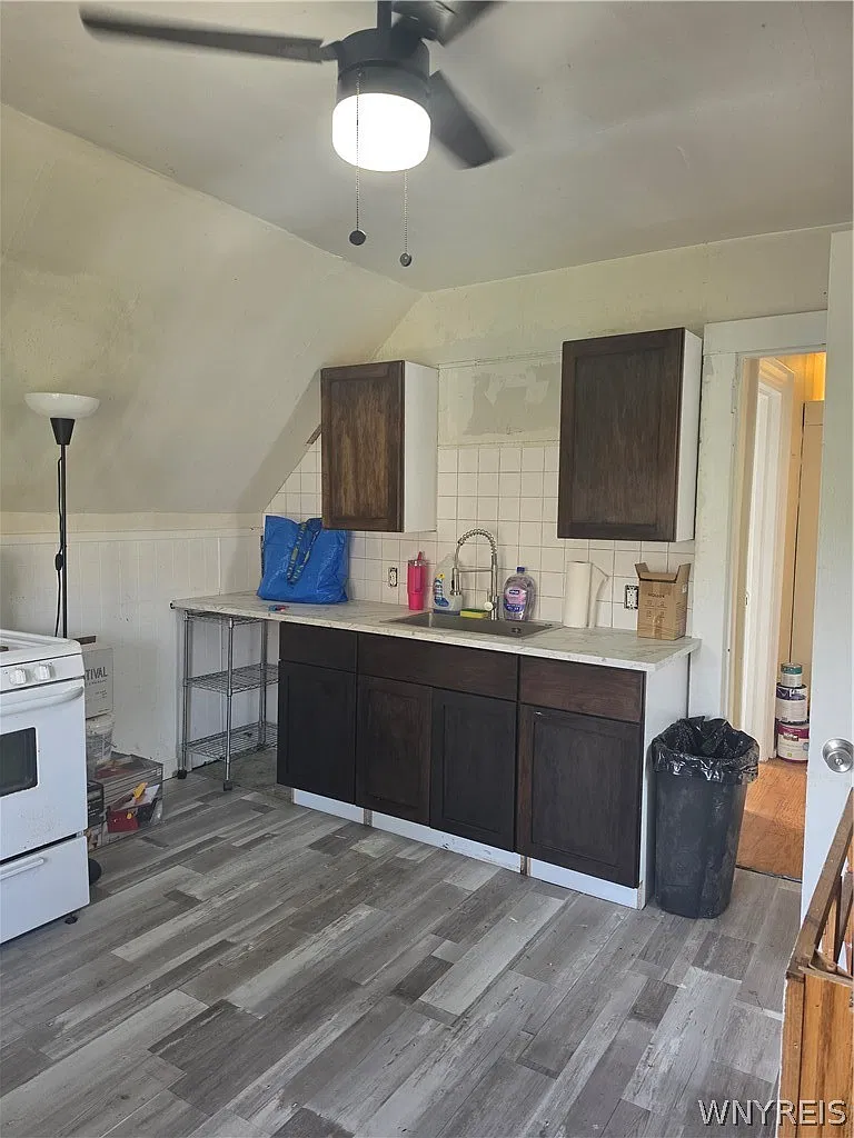 1 bed, 1.0 bath, 2610 sqft, $1,100 — Photo 2