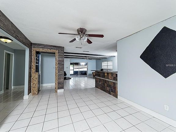 3rd image of 647 Swallow Dr